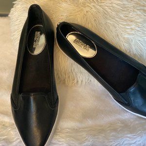 NWOT-MICHAEL Michael Kors/Leather Olive Slip on